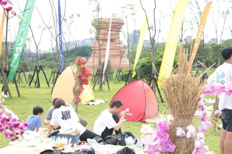 太陽餐桌|新美館開園第三週「太陽餐桌」與大地共創 閱讀節、鼓藝節接續。